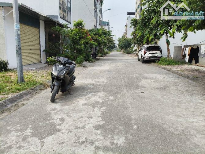 Bán🔥 ĐẤT TÁI ĐỊNH CƯ TRÂU QUỲ – 10 tỷ vỉa hè ô tô tránh nhau