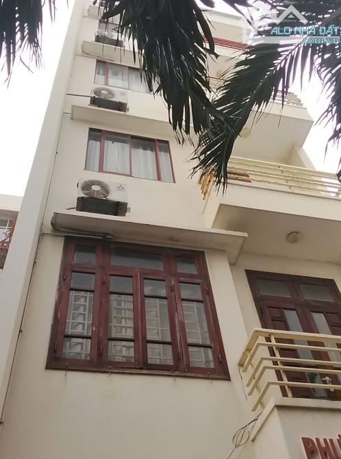 Ngộp nặng- bán khách sạn 5 tầng đủ PCCC cách bải biển Trân Phú bước chân dt 135m giá 20tỷ