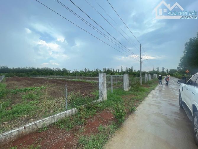 Bán dt Đất 1223m²  Sổ Hồng, Có 150m² thổ cư, xã Thừa Đức, cách Sân Bay Long Thành 9km, 2,7