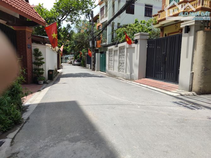 SIÊU PHẨM - NHÀ 3 TẦNG, TRỤC CHÍNH VỪA Ở VỪA KINH DOANH, 2 Ô TÔ TRÁNH, GẦN CẦU THƯỢNG CÁT