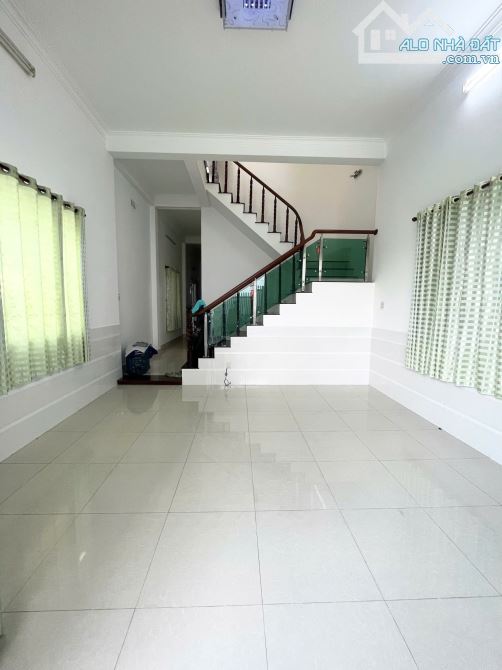 CG Cho thu.ê nhà trệt lầu có sân rộng hẻm 661 đường 30/4 Hưng Lợi, Ninh Kiều, Cần Thơ.