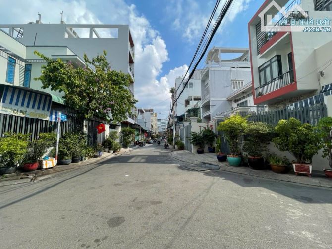 Bán Biệt Thự 7,5x22m 4 Lầu Ngay Chợ Tân Hương-Đường 8m Xe Hơi Tránh-Hạ Giá Bán Gấp