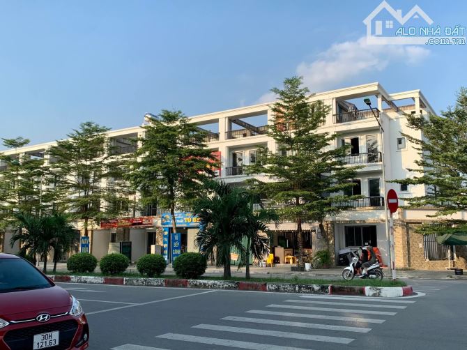 TIẾC NHƯNG PHẢI BÁN NHÀ 4 TẦNG MẶT PHỐ SẴN CHO THUÊ TẠI KHU KDT HUD SƠN TÂY