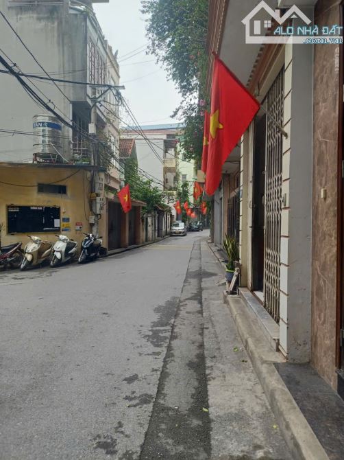 SIÊU PHẨM KINH DOANH Ô TÔ ĐƯỜNG THÔNG PHỐ VĂN TRÌ DIỆN TÍCH 70M2 MT 4,3M SỔ ĐỎ