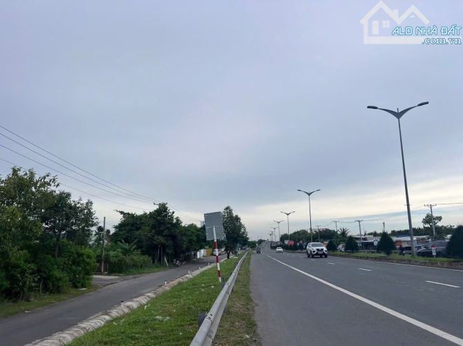 BÁN 4870m2 ĐẤT MẶT TIỀN QUỐC LỘ 1A GẦN KDC HỒNG LOAN , BÊN XE CẦN THƠ