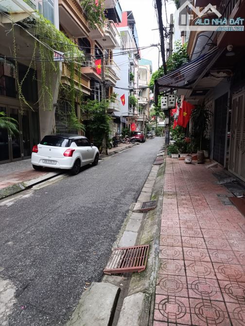 Bán Nhà 4 Tầng Vỉa Hè Ô Tô Tránh Kinh Doanh Hồng Hà Ba Đình DT 70M MT 5,9M Giá 22.9Tỷ