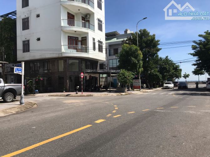 [ BÁN GẤP] LÔ ĐẤT SÁT BIỂN (tặng nhà C4) - Đường 10m5 PHÙNG HƯNG – VỊ TRÍ VÀNG - GIÁ: 9.2T