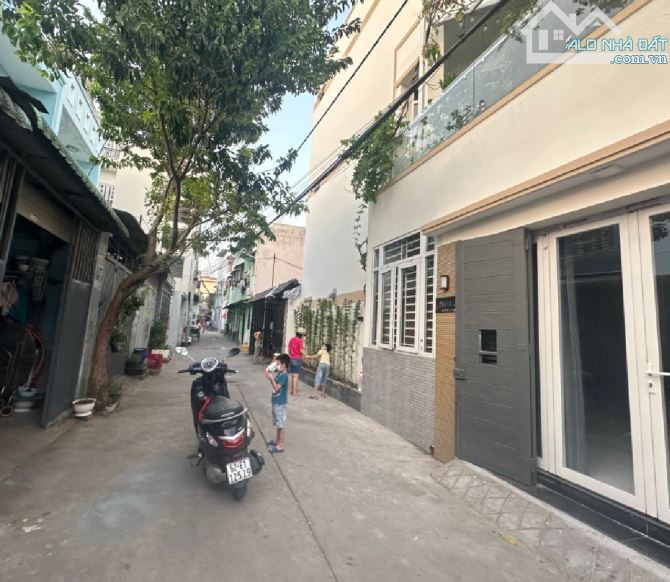 Bán CĂN GÓC_ HẺM XE HƠI_Ngang 7m_ 3 tầng_80m2_NGUYỄN THỊ ĐẶNG Q12_tặng FULL N.thất 5ty680 - 6