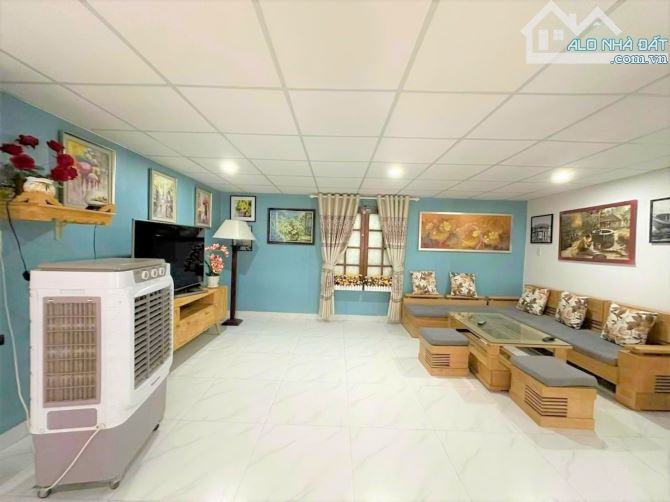 5 PHÚT RA BIỂN MỸ KHÊ 4 tầng 1 tum MỸ ĐA ĐÔNG 8 Ở hoặc CHO THUÊ TỐT