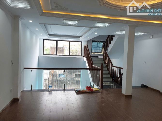 BÁN NHÀ VĨNH QUỲNH 62M 5 TẦNG- MẶT TIỀN 5,5M, 6,5 TỶ, NHÀ ĐẸP MỚI, GẦN Ô TÔ TRÁNH.