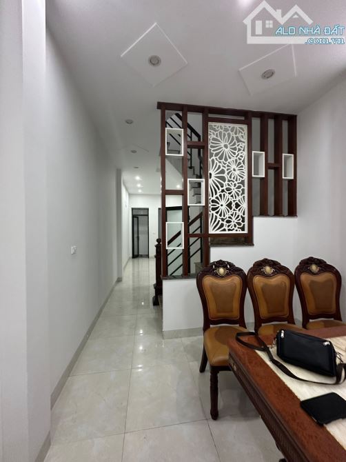 Văn Phú 4 tầng ngõ 3 gác, đủ công năng, giá đầu tư.