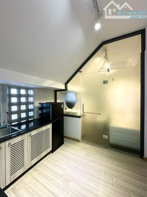 Căn hộ ngay trung tâm quận 1, cửa sổ view siêu chill, gần phố đi bộ Bùi Viện, UEH