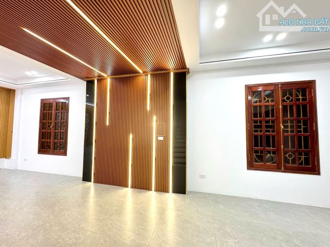 XUÂN ĐỈNH 65M2, 6 TẦNG, MT 6.2M, THANG MÁY, GARA, Ô TÔ VÀO NHÀ, NGÕ THÔNG, 22.8 TỶ