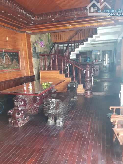 HÀNG ĐỘC QUYỀN VILLA 3 TẦNG NỘI THẤT GỖ 160M2 ĐƯỜNG CHU HUY MÂN GIÁ 11,8 TỶ CÁCH BIỂN 500M