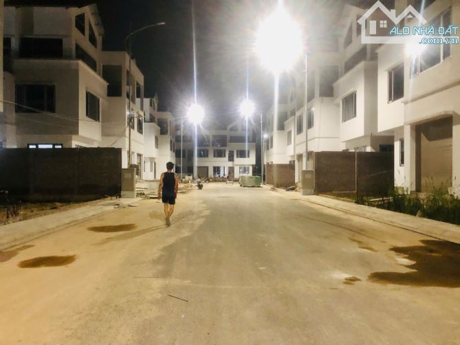 ĐẤT PL TÂN XUÂN – LÔ GÓC – VỈA HÈ - XÂU VP – 120M² – 2 TẦNG – 28 TỶ (0TL203048)