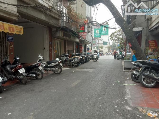 MẶT PHỐ ĐÊ LA THÀNH NHỎ 35Tx5T- KINH DOANH TỐT- GẦN NGÃ 6 Ô CHỢ DỪA-GIÁ 12.5 TỶ