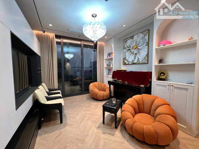 Cần bán căn hộ 2 ngủ 82m2 D