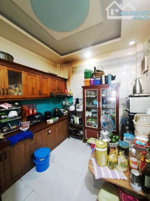 💥 Q11: NGAY HÀN HẢI NGUYÊN – 3/2 – HẺM 8M THÔNG – 4 TẦNG ĐÚC ĐẸP 💥 •	Diện tích: 31m²