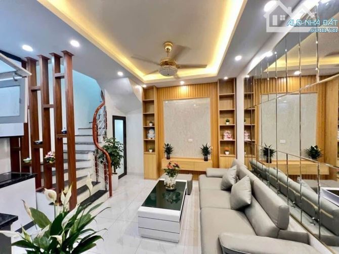 CHÍNH CHỦ GỬI BÁN - Trương Định, Hoàng Mai - 41m2 x 5 tầng - 20m ra OTO - Nhỉnh 7 tỷ có TL