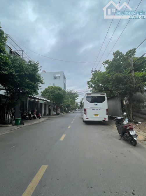Bán đất tặng C4 kiệt ô tô Phó Đức Chính _ Sơn Trà _ 200m2 _ 15.2 tỷ.