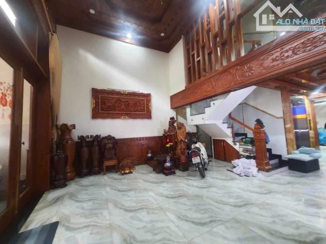 Mặt tiền KD sát Tân Bình - DT120m2 x 6 tầng thang máy - Ngang 6m - Gần sân bay