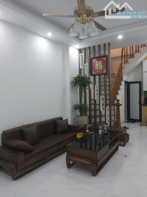 Bán gấp nhà Quang Tiến 35m², 5 tầng hiện đại, full NT , ô tô cách vài bước –  giá chỉ 6 tỷ