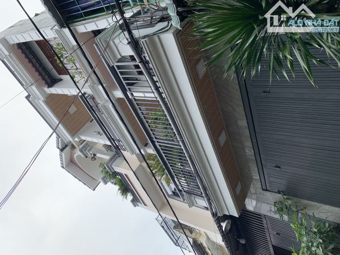 Bán nhà gần MẶT TIỀN NGUYỄN THỊ ĐẶNG Q12_  Hẻm XE HƠI 7 chỗ 🚘 _ 3 tầng_ MỚI ĐẸP. 5ty599
