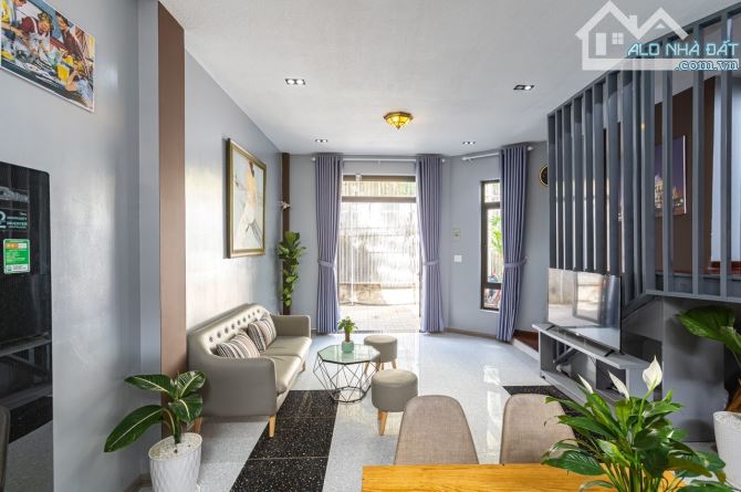 HOMESTAY 4 TẦNG ĐÃ HOÀN CÔNG 4PN 3WC CÁCH CHỢ ĐÀ LẠT 700M NGAY CẠNH NHÀ THỜ CON GÀ -6,5 TỶ