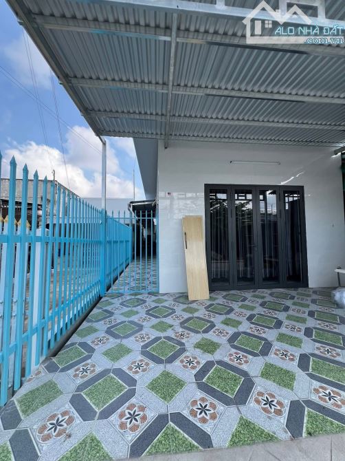 Nợ một đống ! bán gấp dãy trọ 8P và 1Kiot ở gần KCN Phước Đông, Gò Dầu 196m2 SHR giá 825tr