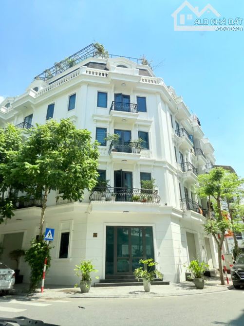 CHÍNH CHỦ BÁN BIỆT THỰ MỄ TRỊ DT 130M2, MẶT TIỀN 7M, GIÁ 36.75 TỶ, ĐƯƠNG 9M Ô TÔ VÀO, ALO