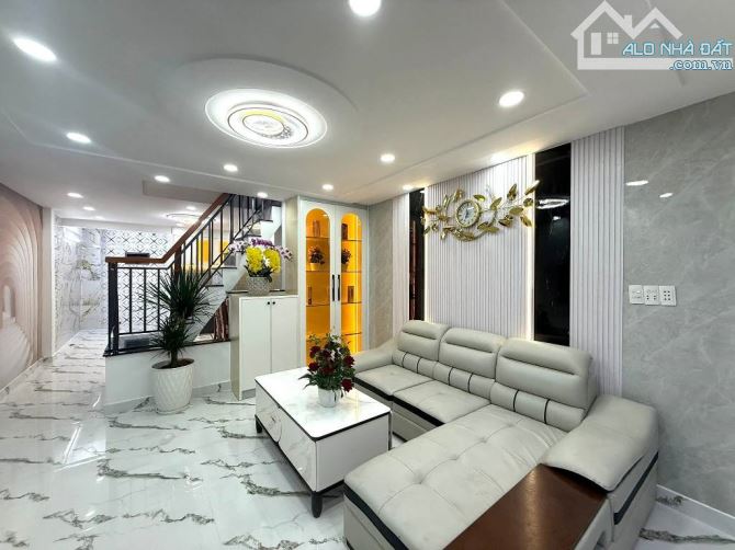 Nhà RỘNG, ĐẸP, GẦN UBND - Quang trung - Gò Vấp - 2 Tầng - 2PN,2WC - DT 44m2
