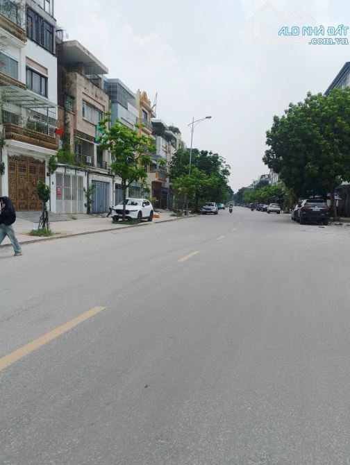 LK TRỤC CHÍNH VĂN PHÚ ĐƯỜNG 30M VỈA HÈ THÊNH THANH 70M-5TẦNG👉 19 TỶ