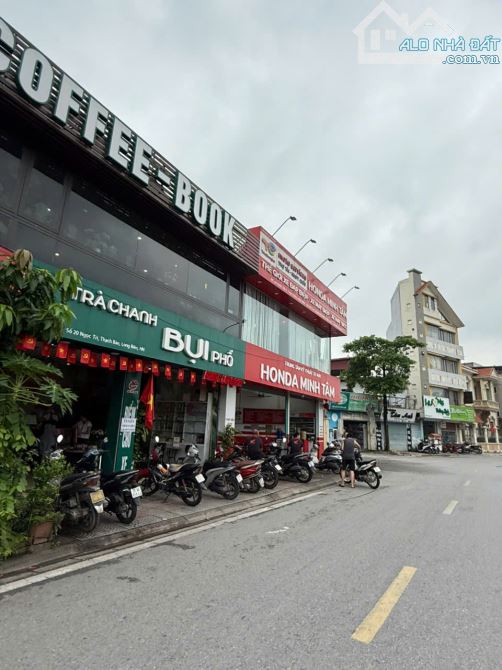 BÁN ĐẤT THẠCH BÀN LÔ GÓC DT RỘNG 70M2, 12.75 TỶ, Ô TÔ VÀO ĐẤT, GẦN AEON, SỔ CHÍNH CHỦ.