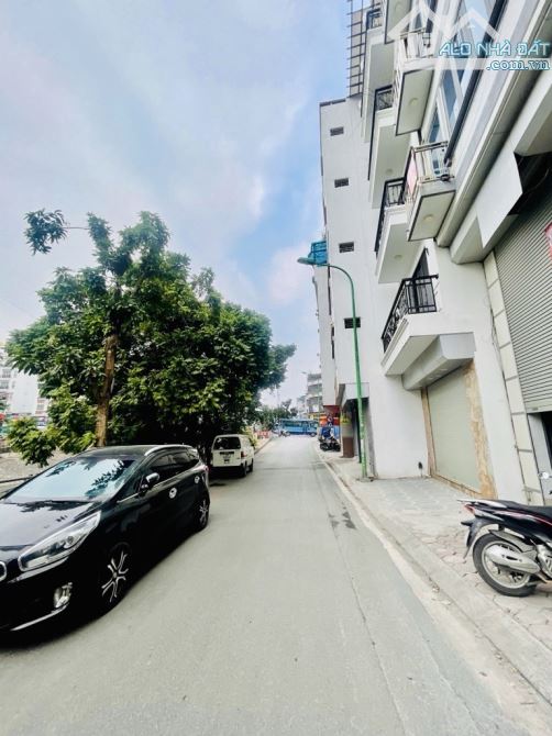 GIẢI PHÓNG - 38m2-  MẶT PHỐ Ô TÔ TRÁNH - KINH DOANH ĐỈNH - THANG MÁY.