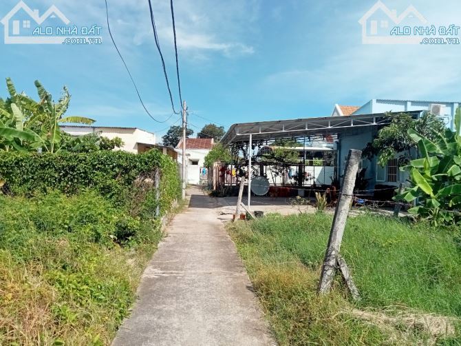 cần bán đất hẻm Thị trấn cần thạnh cần giờ TP HCM.DT ngang 7x38=277m.thô cu