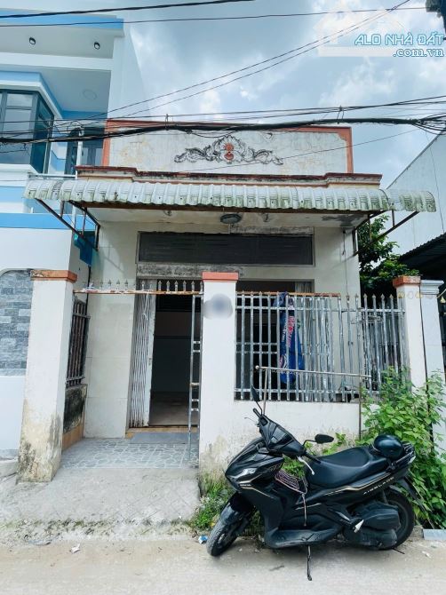Gấp ! Cứu Anh Cường căn nhà cấp 4 ở 1/ Tân Xuân 3 , Hóc Môn DT : 95m2 SHR giá 978tr