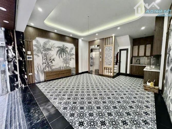 Bán Nhà Việt Hưng 8.9 tỷ-6 Tầng THANG MÁY-GARA-LÔ GÓC-FULL NỘI THẤT-NGÕ THÔNG-SỔ VUÔNG