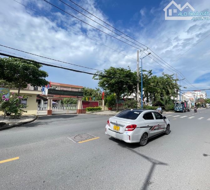 - Bán nhà hẻm XE HƠI_ TRƯƠNG THỊ HOA Q12_ 4 tầng_ ngang 4.5m_tặng FULL NỘI THẤT_6ty499