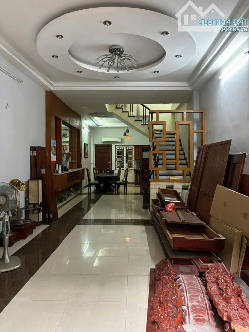 BÁN NHÀ TRẦN BÌNH CẦU GIẤY - VỊ TRÍ ĐẸP - 20M RA Ô TÔ TRÁNH - GẦN PHỐ - DT 39M2, 6 TẦNG