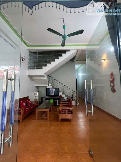 Bán nhà 2 tầng 3 ngủ tại Vị Trù, Thanh Trù, Vĩnh Yên , giá: 2,3 tỷ