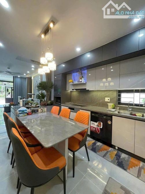 Với 2 tỷ 150 sở hữu ngày căn nhà 49m² đường Nguyễn Biểu, P2, Q5. Xây 3 tầng