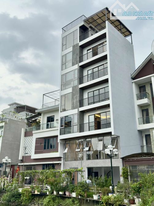 SIÊU PHẨM 8 TẦNG MẶT HỒ, FULL ĐỒ, GARA 2 Ô TÔ, Ở SƯỚNG, NGỌC THUỴ - LONG BIÊN. HƠN 20 TỶ