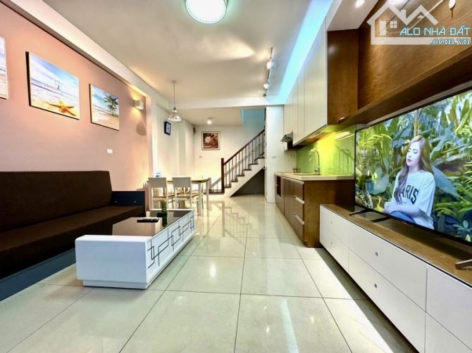Bán Nhà Dân Xây Bồ Đề hơn 7 tỷ-FULL NỘI THẤT-NGÕ NÔNG THÔNG-GẦN Ô TÔ-SỔ VUÔNG-HIẾM