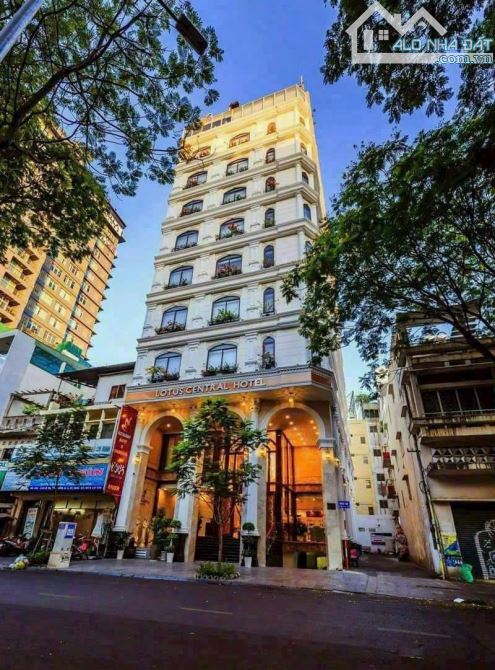 Bán toà nhà CHDV hầm 6 tầng quy mô 60 phòng đường Nguyễn Trãi 13M x 25M giá 65 tỷ