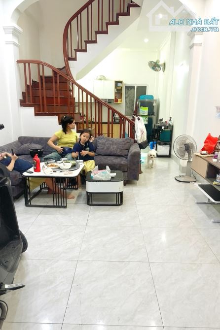 Bán nhà Bằng Liệt, Hoàng Mai, Ô tô 7 chỗ vào nhà, 38m2, 8 tỷ(CTL)