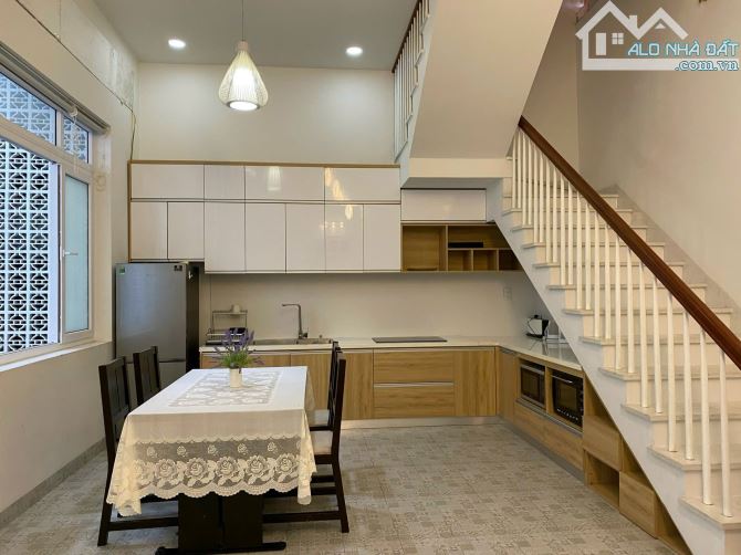Bán nhanh nhà hẻm Lý Thánh Tôn gần biển chỉ 700m an cư nghĩ dưỡng tạo dòng tiền tốt