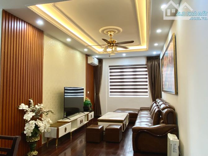 Cho thuê căn hộ 100m2 3PN 2WC full nội thất D11 Trần Thái Tông 19tr có thương lượng