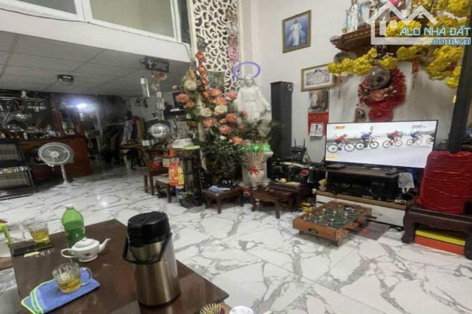 Bán nhà hẻm xe hơi, Liên Khu 10-11, Bình Tân, 75.8 m² (4.3m x 18m) - Giá 7.5 tỷ TL