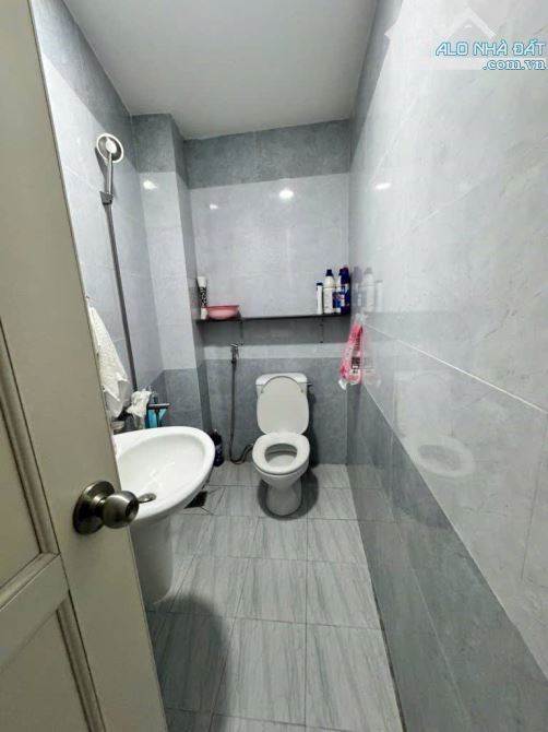 NHÀ CHÍNH CHỦ NGUYỄN VĂN ĐẬU GẦN 70M2 - 3 TẦNG - NGANG HƠN 5M - NHĨNH 8 TỶ