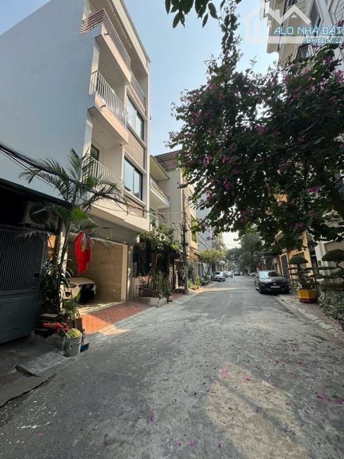 Nhà đẹp nội thất hiện đại đường 6m khu quân đội 918 Phúc Đồng DT 59m2 . Giá 16.5 tỷ